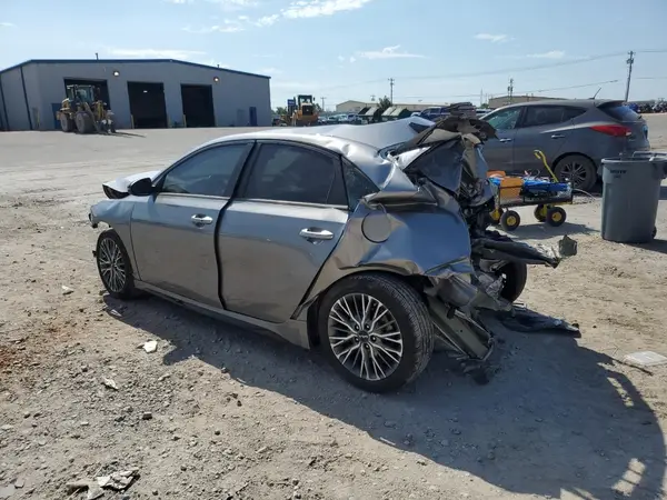 3KPF54AD7NE435942 2022 KIA FORTE - Image 2