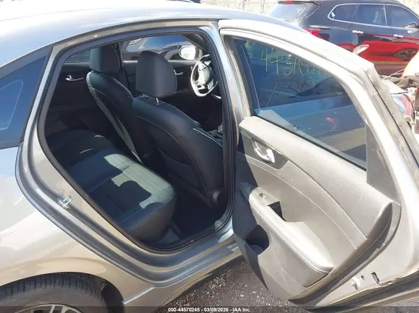 3KPF54AD7NE436217 2022 KIA FORTE - Image 8