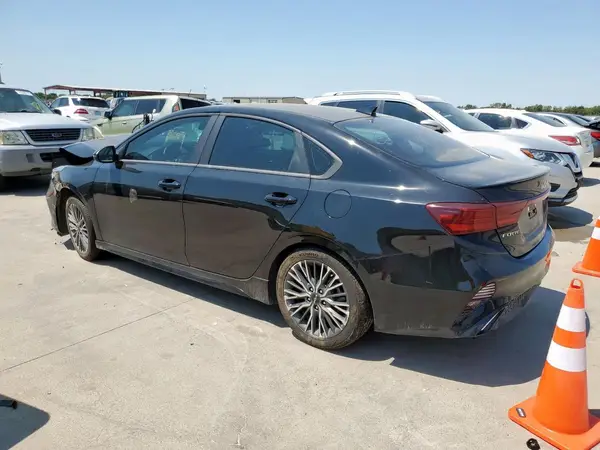 3KPF54AD7NE436654 2022 KIA FORTE - Image 2
