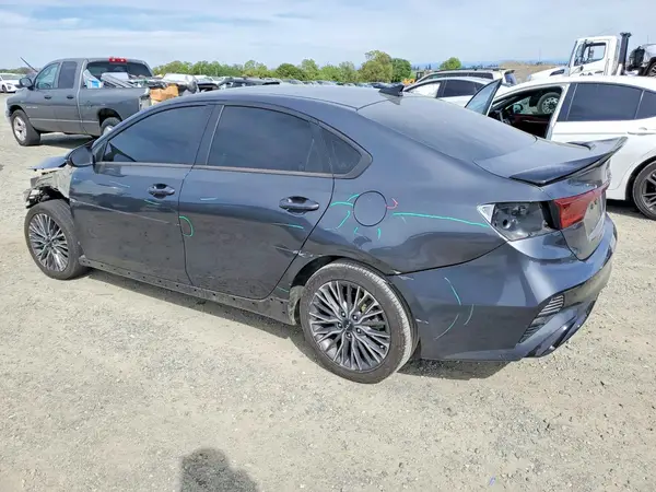 3KPF54AD7NE439330 2022 KIA FORTE - Image 2