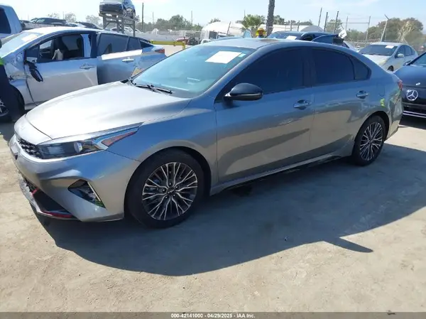 3KPF54AD7NE439859 2022 KIA FORTE - Image 2