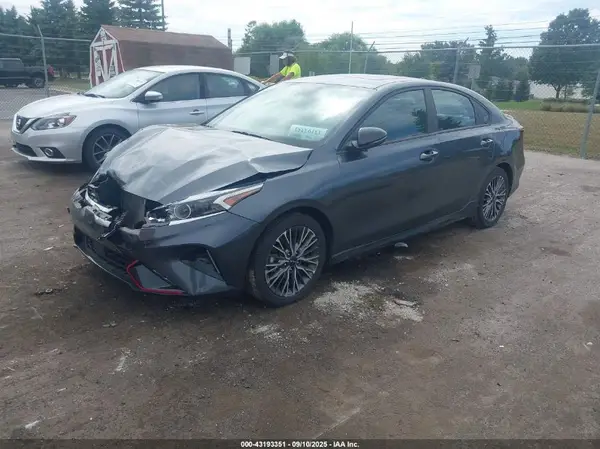 3KPF54AD7NE440476 2022 KIA FORTE - Image 2