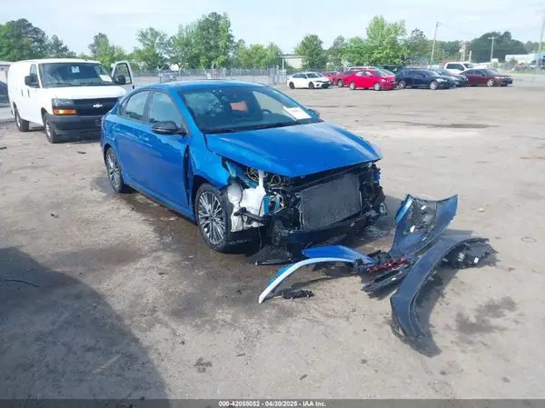 3KPF54AD7NE442356 2022 KIA FORTE - Image 1