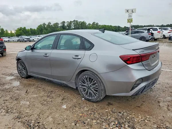 3KPF54AD7NE446469 2022 KIA FORTE - Image 2