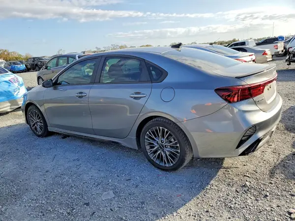 3KPF54AD7NE448240 2022 KIA FORTE - Image 2