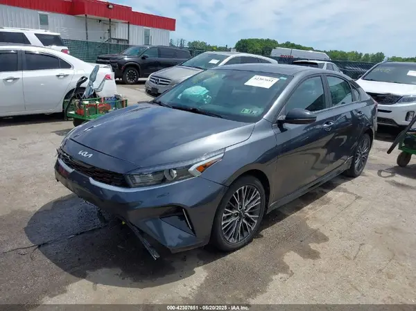 3KPF54AD7NE454720 2022 KIA FORTE - Image 2