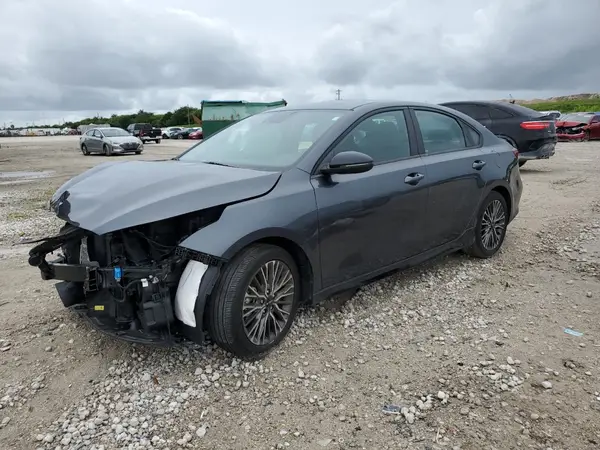 3KPF54AD7NE455320 2022 KIA FORTE - Image 1