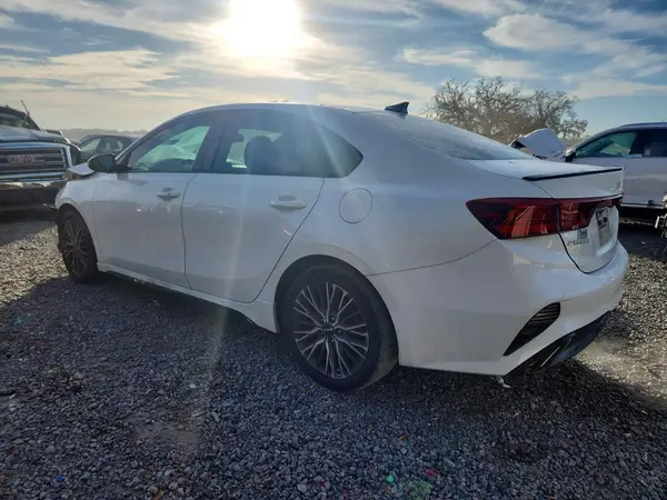 3KPF54AD7NE455673 2022 KIA FORTE - Image 2