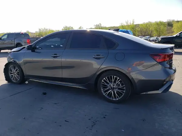 3KPF54AD7NE468889 2022 KIA FORTE - Image 2