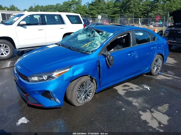 3KPF54AD7NE469086 2022 KIA FORTE - Image 2