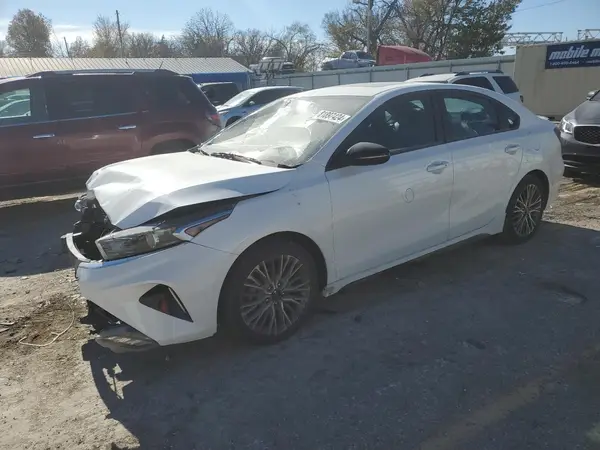 3KPF54AD7NE469461 2022 KIA FORTE - Image 1