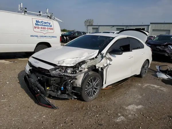 3KPF54AD7NE484185 2022 KIA FORTE - Image 1