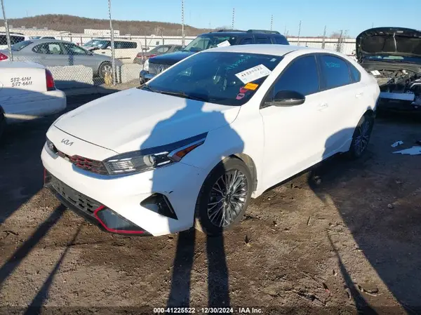 3KPF54AD7NE484218 2022 KIA FORTE - Image 2