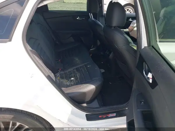 3KPF54AD7NE485031 2022 KIA FORTE - Image 8