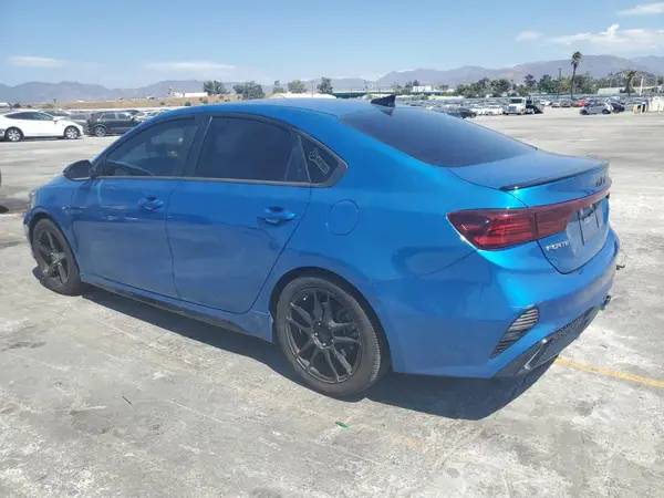 3KPF54AD7NE485790 2022 KIA FORTE - Image 2