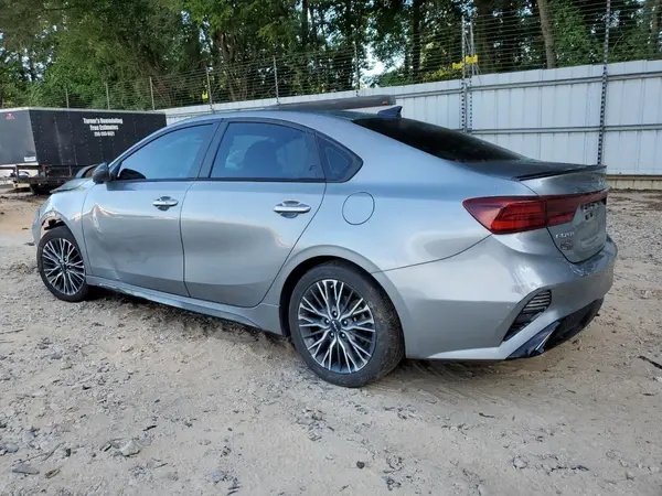3KPF54AD7NE487605 2022 KIA FORTE - Image 2
