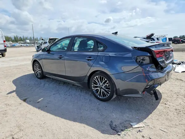3KPF54AD7NE489709 2022 KIA FORTE - Image 2