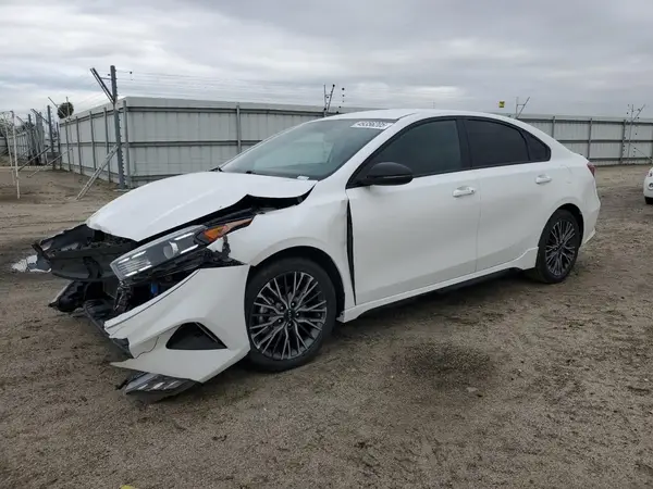 3KPF54AD7NE498118 2022 KIA FORTE - Image 1