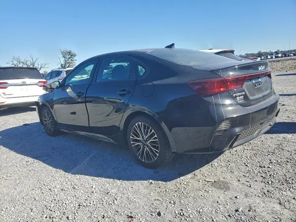 3KPF54AD7NE500613 2022 KIA FORTE - Image 2