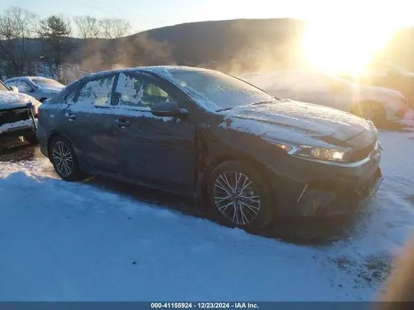 3KPF54AD7NE504872 2022 KIA FORTE - Image 1
