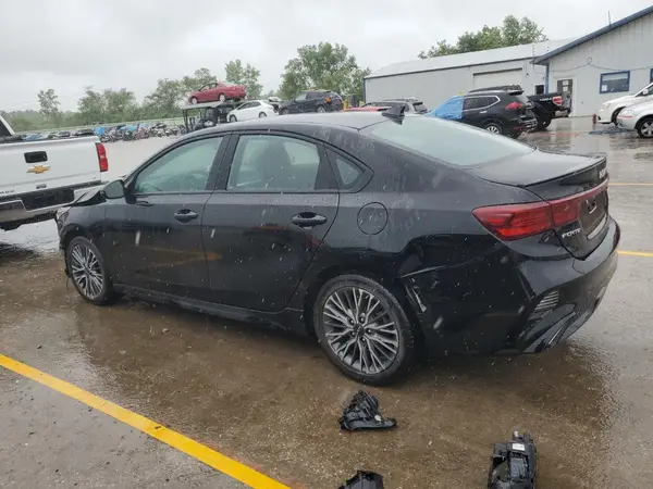 3KPF54AD7NE505598 2022 KIA FORTE - Image 2