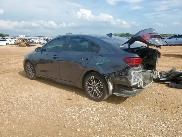 3KPF54AD7NE506959 2022 KIA FORTE - Image 2
