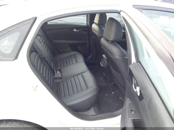 3KPF54AD7NE511692 2022 KIA FORTE - Image 8