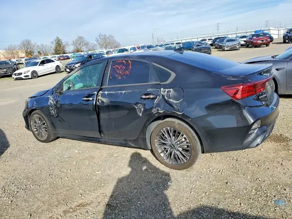 3KPF54AD7PE525417 2023 KIA FORTE - Image 2