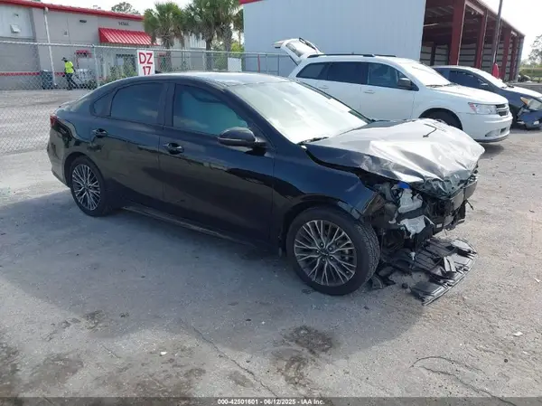 3KPF54AD7PE528592 2023 KIA FORTE - Image 1