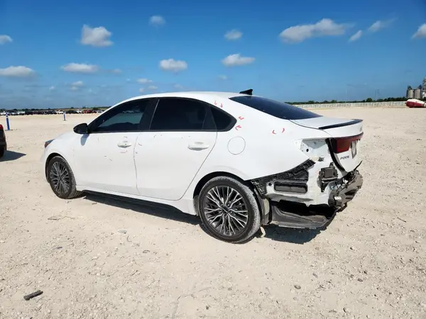 3KPF54AD7PE531847 2023 KIA FORTE - Image 2