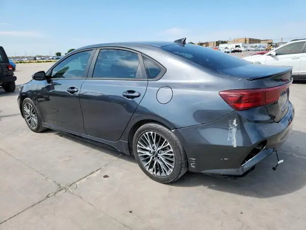 3KPF54AD7PE550642 2023 KIA FORTE - Image 2
