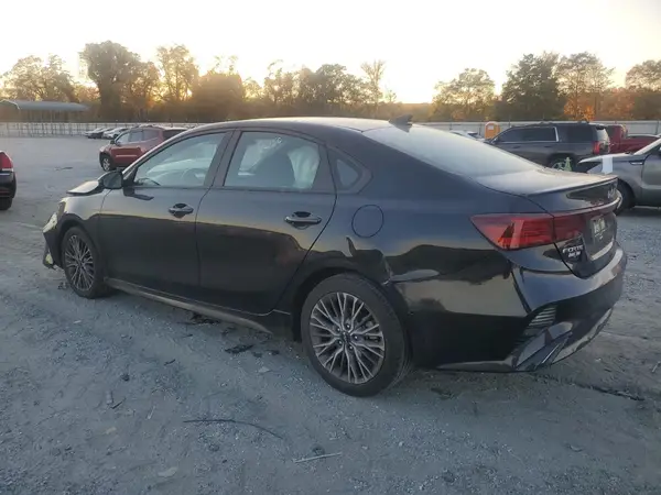 3KPF54AD7PE565268 2023 KIA FORTE - Image 2