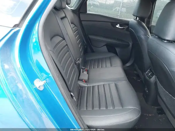 3KPF54AD7PE567828 2023 KIA FORTE - Image 8