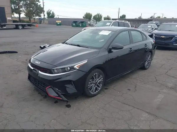 3KPF54AD7PE570518 2023 KIA FORTE - Image 2