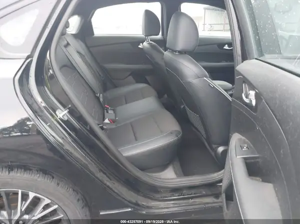 3KPF54AD7PE570518 2023 KIA FORTE - Image 8