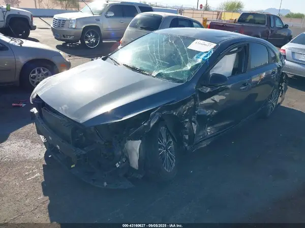 3KPF54AD7PE584502 2023 KIA FORTE - Image 2