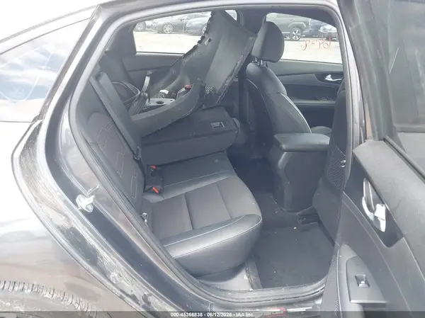 3KPF54AD7PE590915 2023 KIA FORTE - Image 8