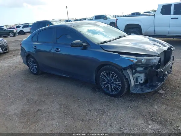3KPF54AD7PE595838 2023 KIA FORTE - Image 1