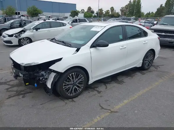 3KPF54AD7PE605106 2023 KIA FORTE - Image 2