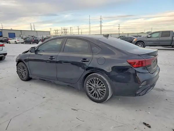 3KPF54AD7PE614940 2023 KIA FORTE - Image 2