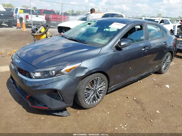 3KPF54AD7PE642995 2023 KIA FORTE - Image 2