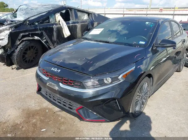 3KPF54AD7PE648280 2023 KIA FORTE - Image 2