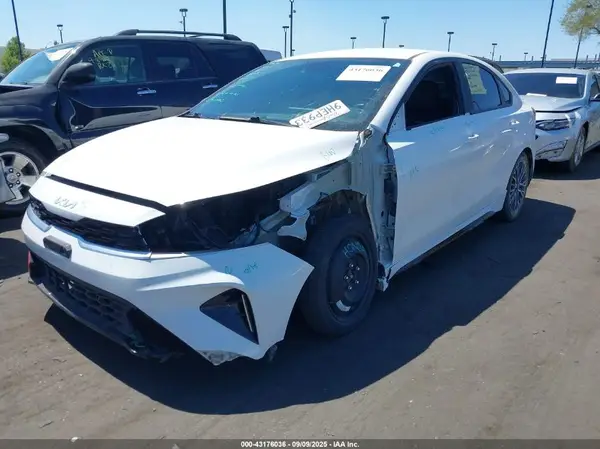 3KPF54AD7PE650367 2023 KIA FORTE - Image 2