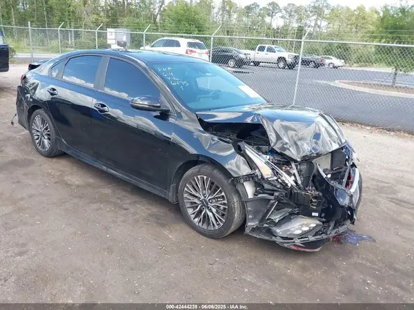 3KPF54AD7PE656475 2023 KIA FORTE - Image 1