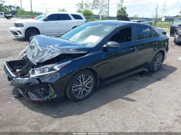 3KPF54AD7PE656475 2023 KIA FORTE - Image 2