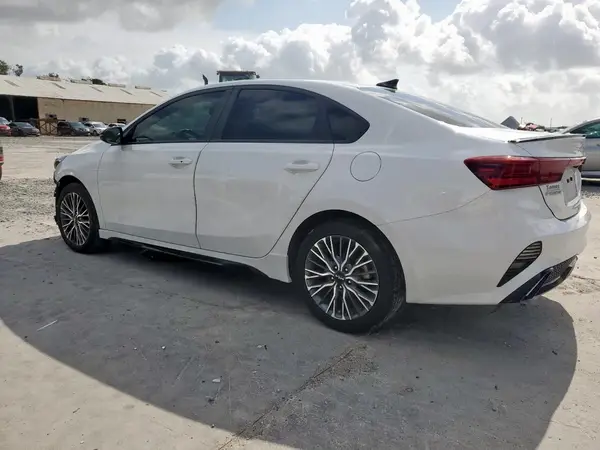 3KPF54AD7PE658761 2023 KIA FORTE - Image 2