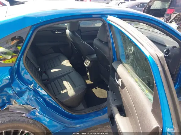 3KPF54AD7PE663460 2023 KIA FORTE - Image 8