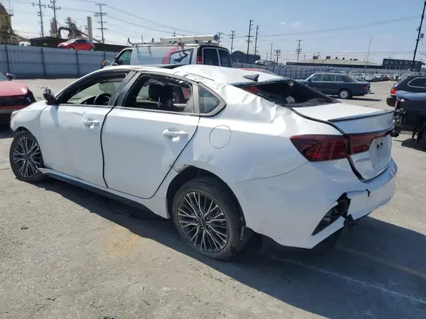 3KPF54AD7PE667041 2023 KIA FORTE - Image 2