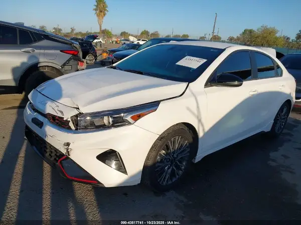 3KPF54AD7PE670523 2023 KIA FORTE - Image 2