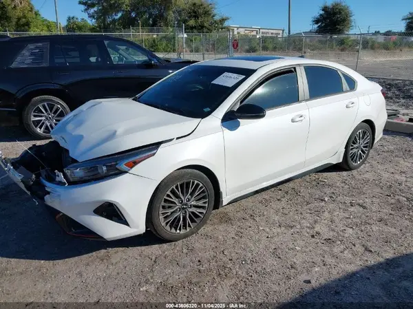3KPF54AD7PE687662 2023 KIA FORTE - Image 2
